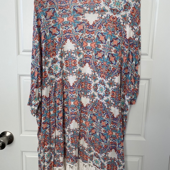 Charlotte Russe filigree shall - Picture 2 of 3